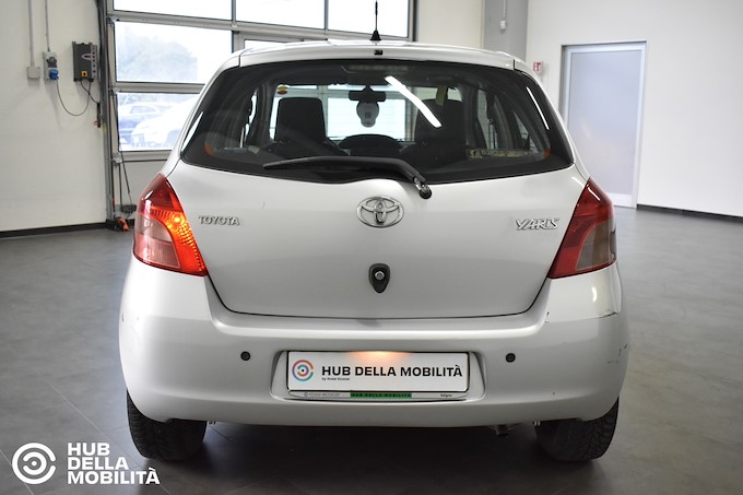 TOYOTA Yaris 1.0 5 porte